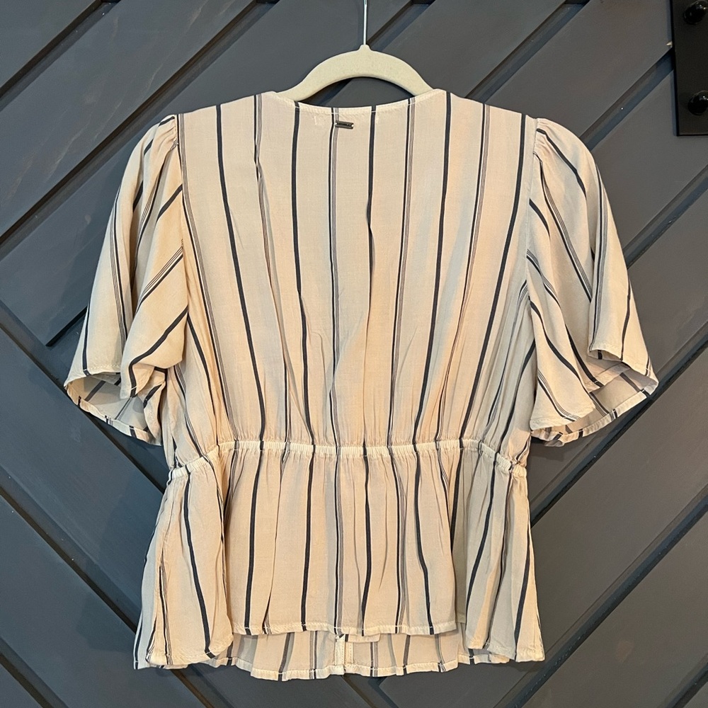 O’Neil top - Picture 2 of 3